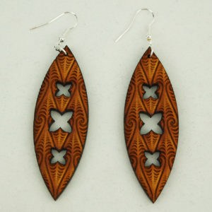 Kowhaiwhai Oval Frangipani