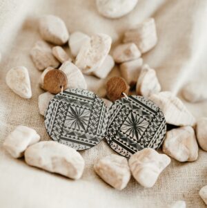 Signature Range - Tapa Round Wood Studs