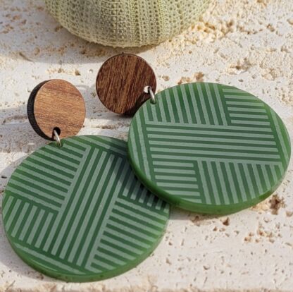 Signature Range - Mana Round Wood Studs