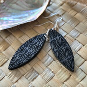 Kowhaiwhai Tri Oval Small