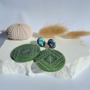 Signature Range - Pāua Stud Tapa Round