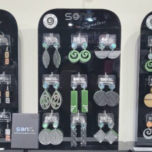 Signature Range Paua Studs Stand